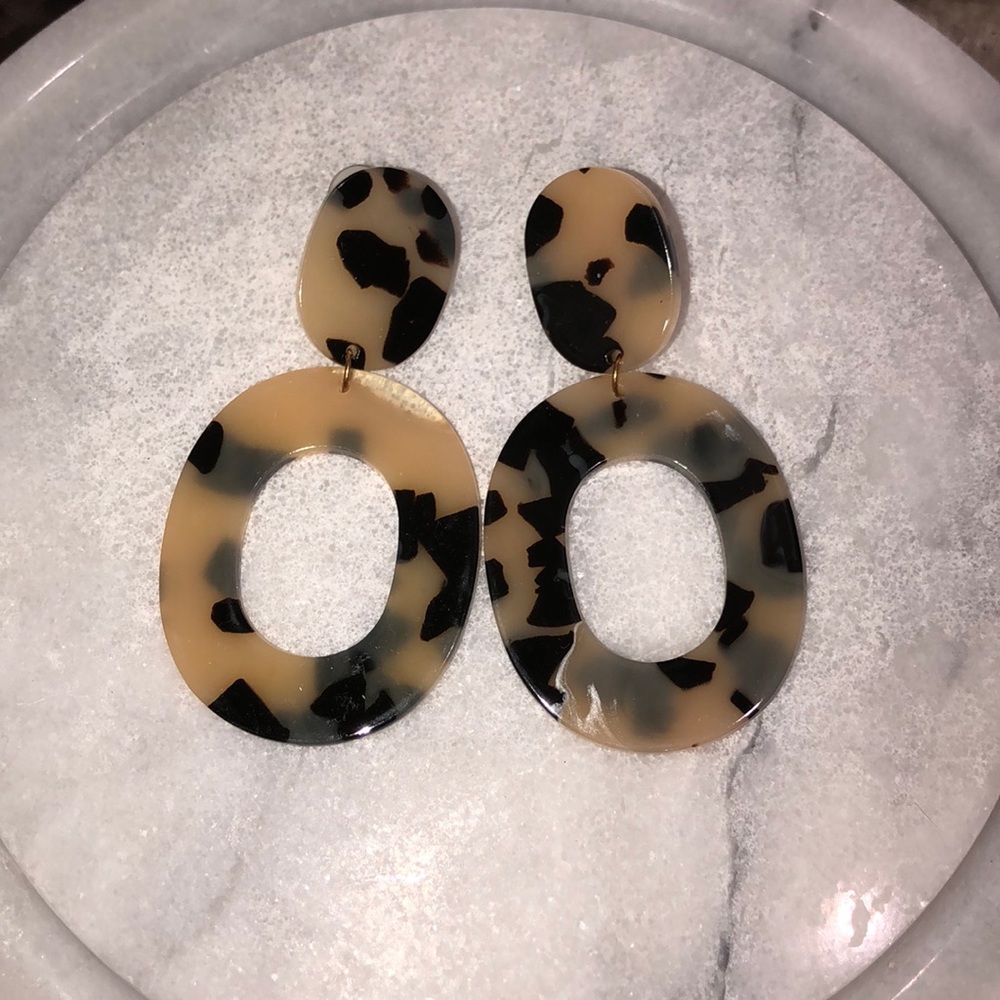 5/$25 Tortoise Oval Earrings